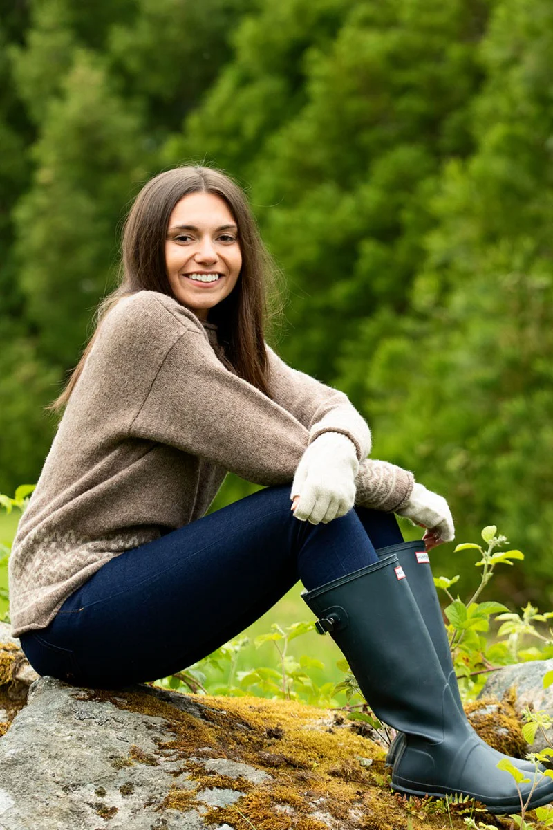 Womens Scottish Lambswool Fingerless Gloves - Image 3